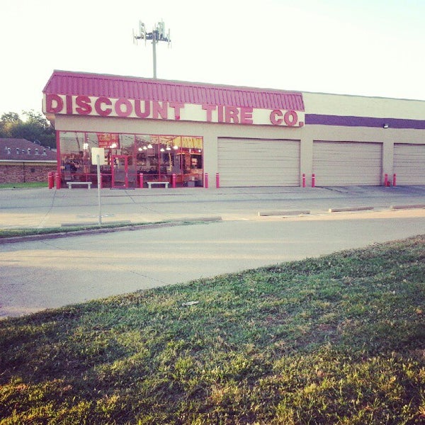 Discount Tire® Store Automotive Shop in Dallas