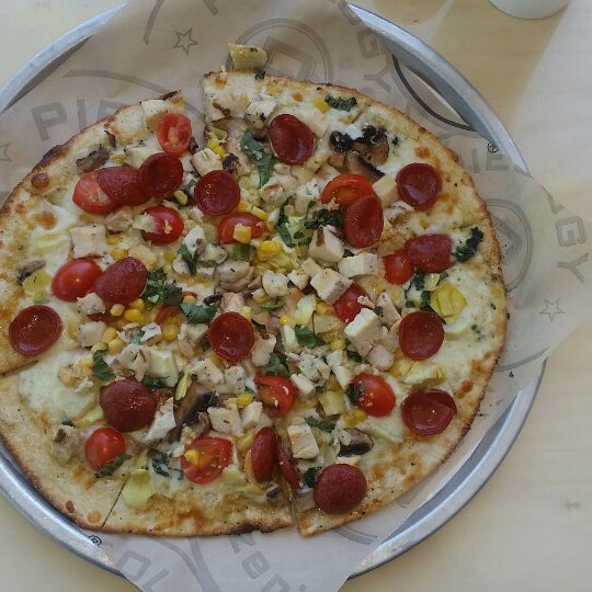 Pieology Pizzeria Pizza Place in Downtown Culver City