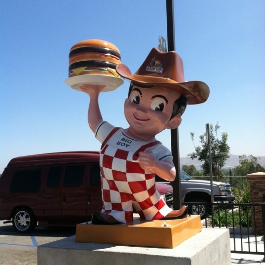 Bob's Big Boy - American Restaurant in Norco