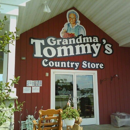 Grandma Tommy's Country Store Farmers Market in Sturgeon Bay