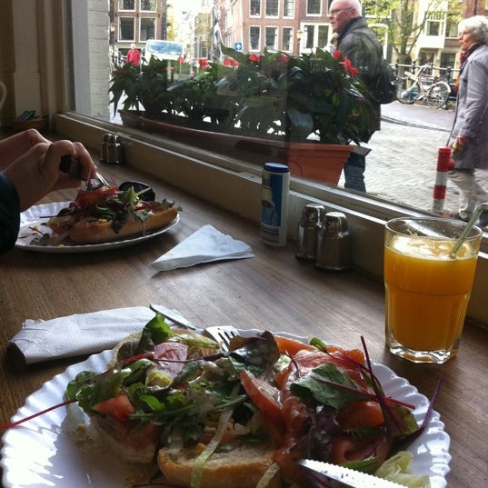 Where's Good? Holiday and vacation recommendations for Amsterdam, Netherlands. What's good to see, when's good to go and how's best to get there.