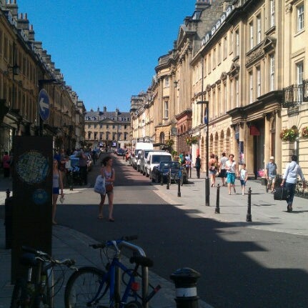 Where's Good? Holiday and vacation recommendations for Bath, United Kingdom. What's good to see, when's good to go and how's best to get there.