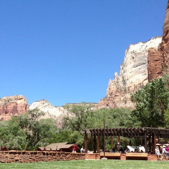Where's Good? Holiday and vacation recommendations for Zion National Park, United States. What's good to see, when's good to go and how's best to get there.