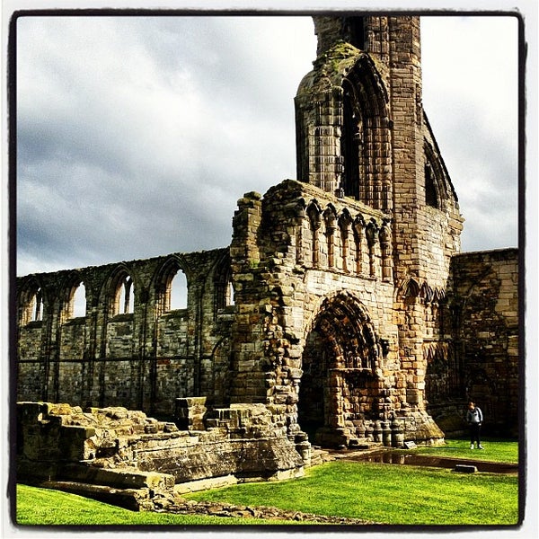 Where's Good? Holiday and vacation recommendations for St. Andrews, United Kingdom. What's good to see, when's good to go and how's best to get there.