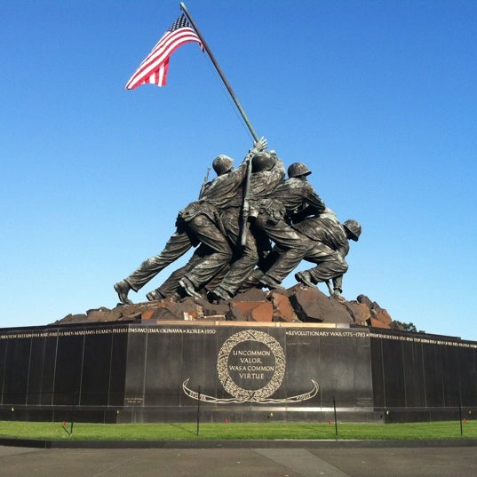 US Marine Corps War Memorial (Iwo Jima) - Arlington, VA