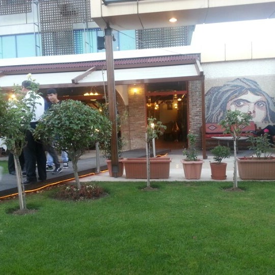 Kutluhan (Özsu) Et Lokantası Şeyhli'de Türk Restoranı