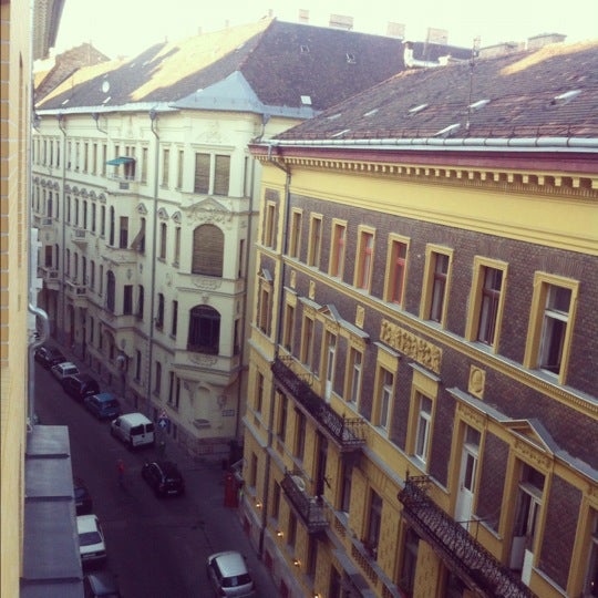 Where's Good? Holiday and vacation recommendations for Budapest, Hungary. What's good to see, when's good to go and how's best to get there.