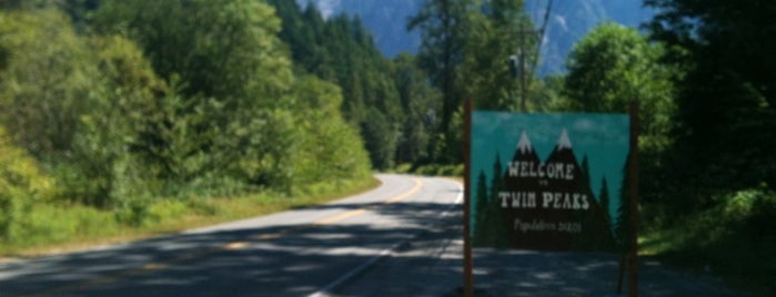 Welcome to Twin Peaks by Scott Knicklebine Welcome to Twin Peaks by Scott Knicklebine