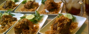 Dapoer Abah is one of Wisata Kuliner Samarinda.