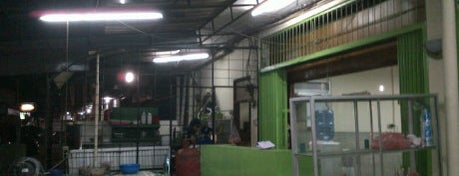 Rumah Makan (RM) Bemo is one of Wisata Kuliner Samarinda.