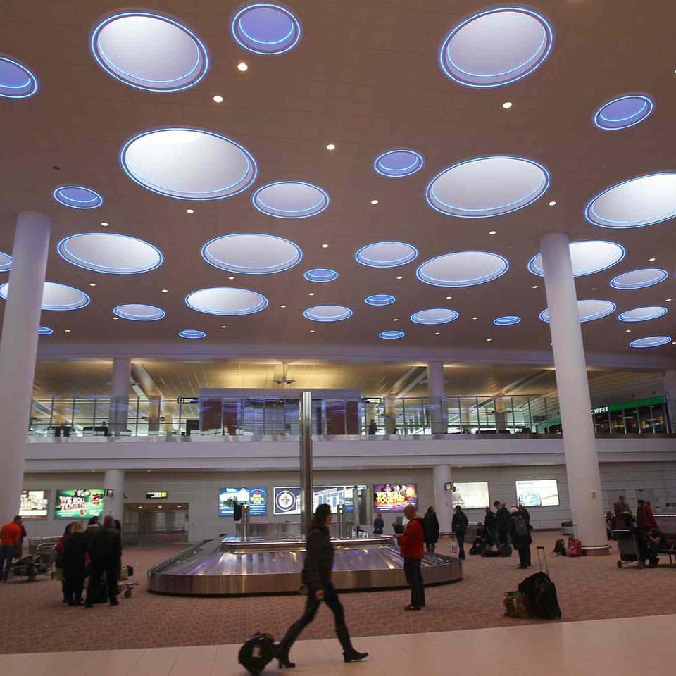 Photo of Winnipeg International Airport (YWG)