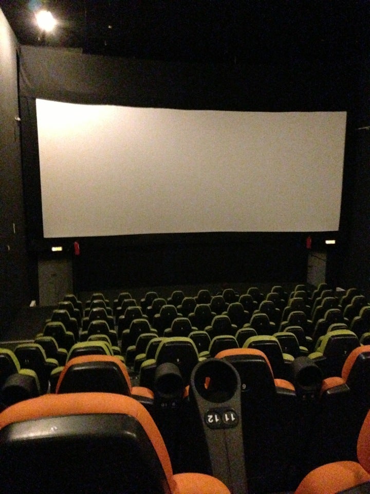 More cinema. Зал кинотеатра Мори Синема. Питер кинотеатр Мори Синема. Mori Cinema июнь зал 3. Кинотеатр Мори Синема в ТЦ июнь СПБ.