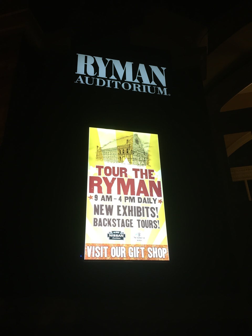 Photo of Ryman Auditorium