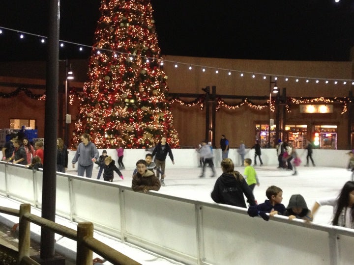 outlet center park at viejas casino