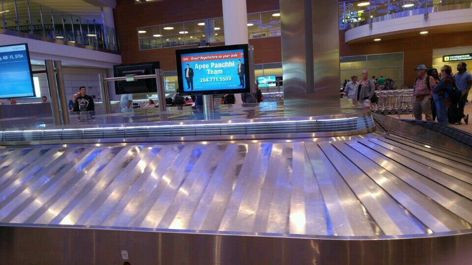 Photo of Winnipeg International Airport (YWG)